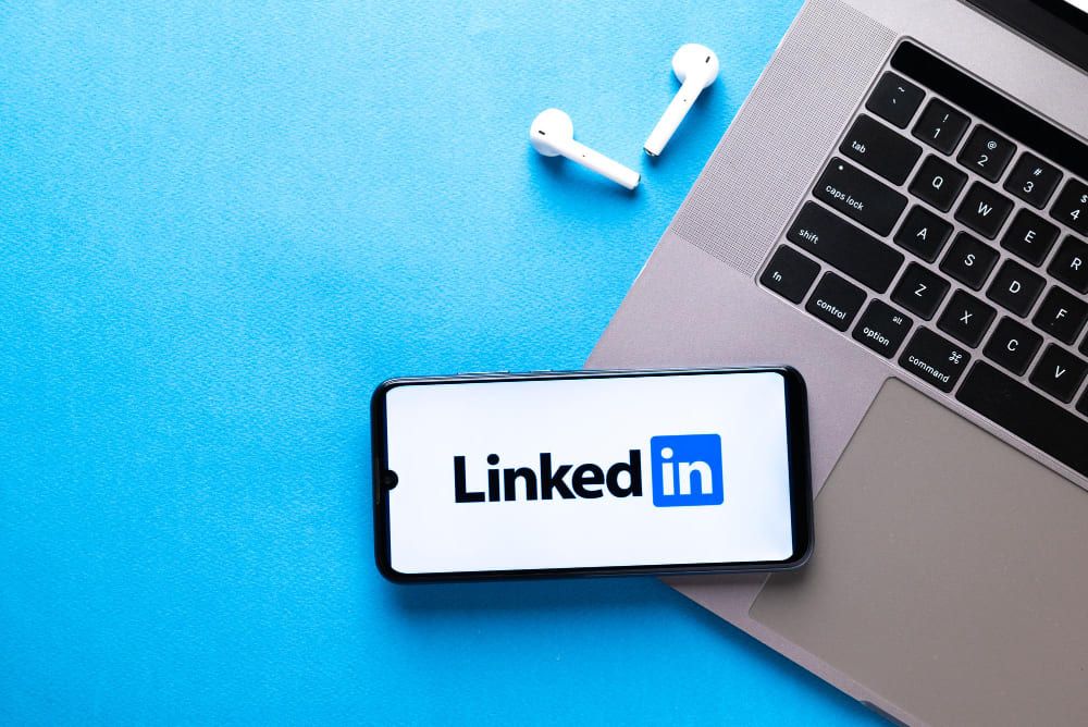 How to Grow Your Brand on Linkedin with Contest and Giveaway