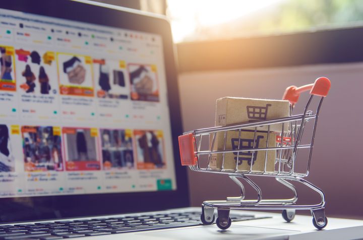 How To Do a Giveaway: 7 Tips To Drive Shopify Sales in 2024